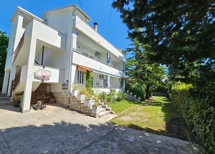 Apartament Zympresse Nv 1 With Sea View, 70m From The Novi Vinodolski