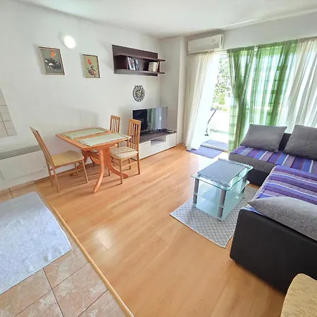 Lejlighed Zympresse Nv 1 With Sea View, 70m From The